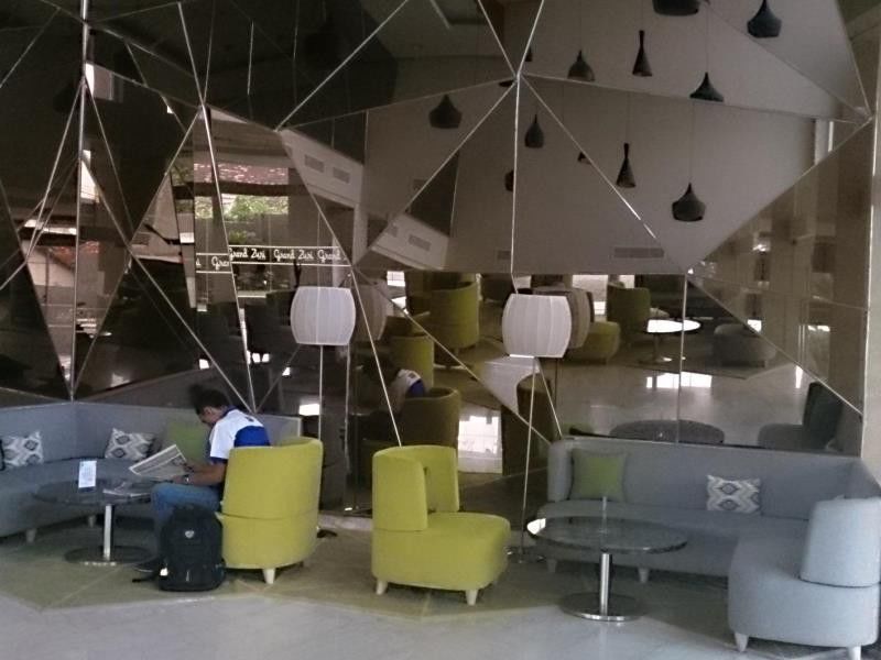 Hotel Grand Zuri Muara Enim Экстерьер фото