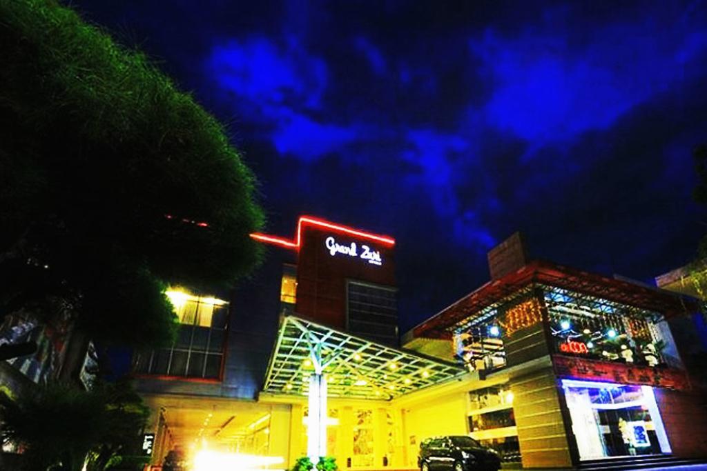 Hotel Grand Zuri Muara Enim Экстерьер фото
